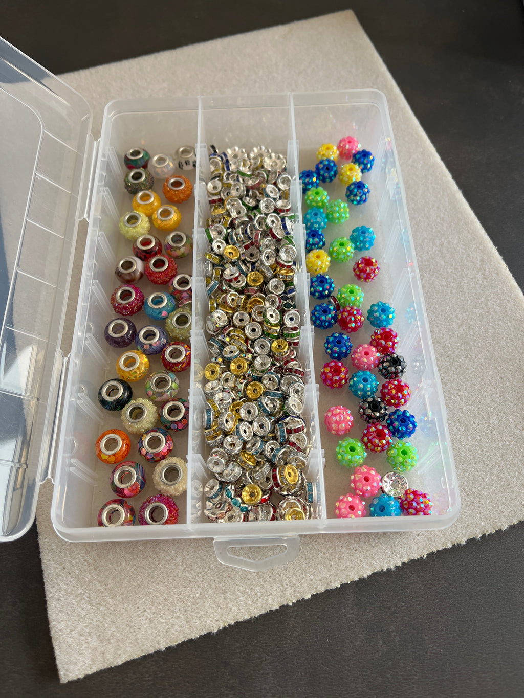 Lot perles et espaceurs stylos perles