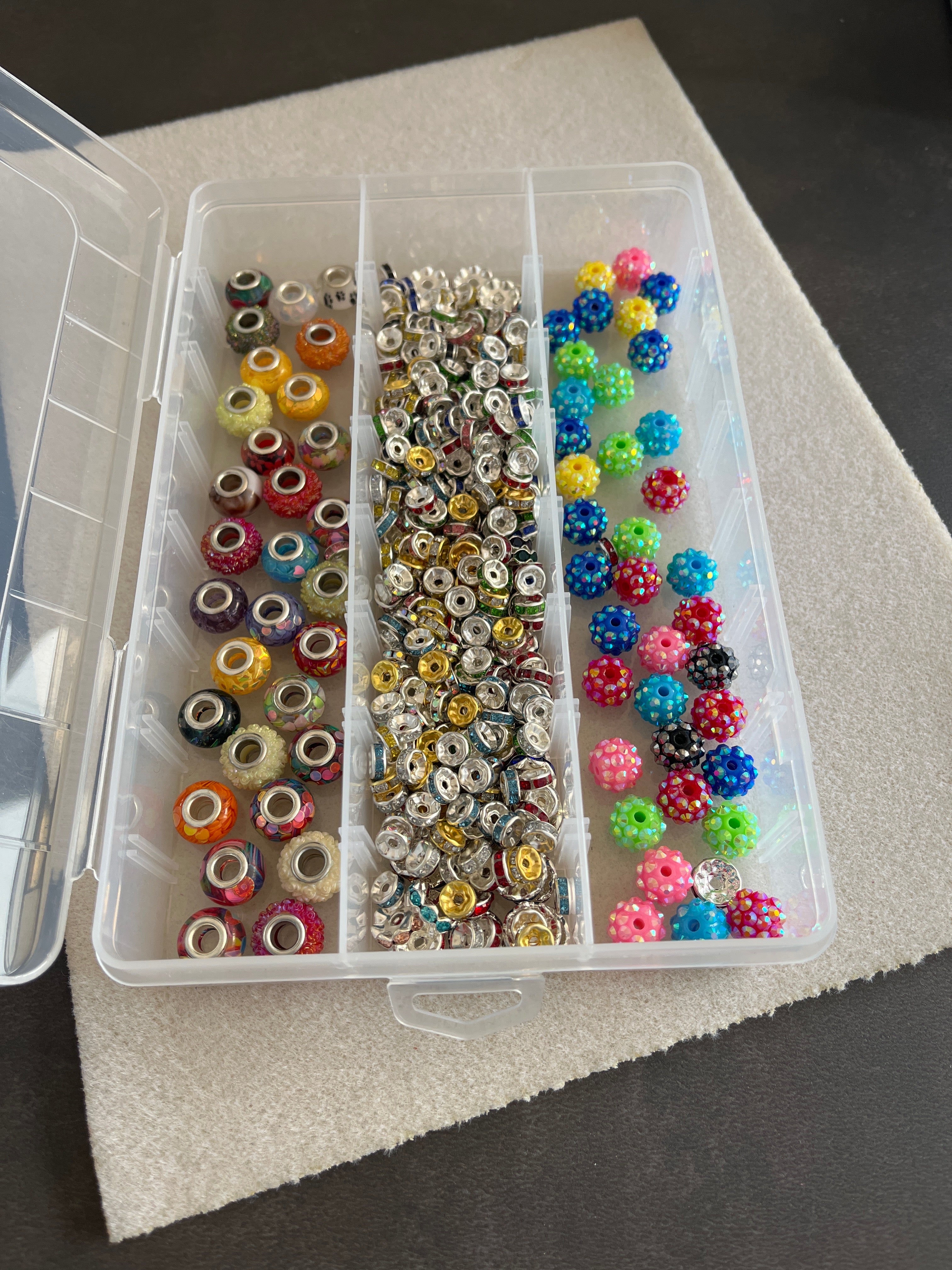 Lot perles et espaceurs stylos perles