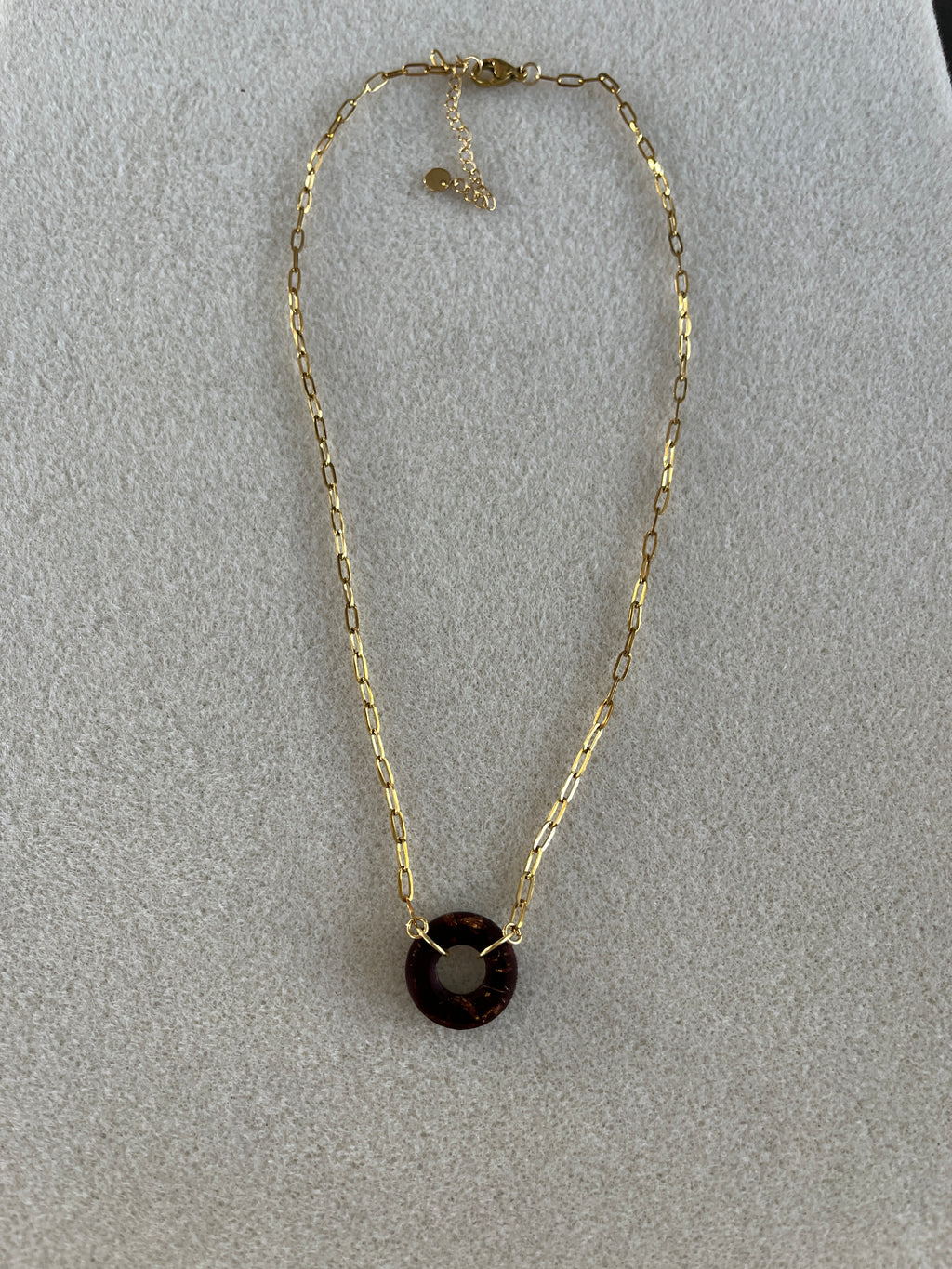 Collier pampille rouge sang