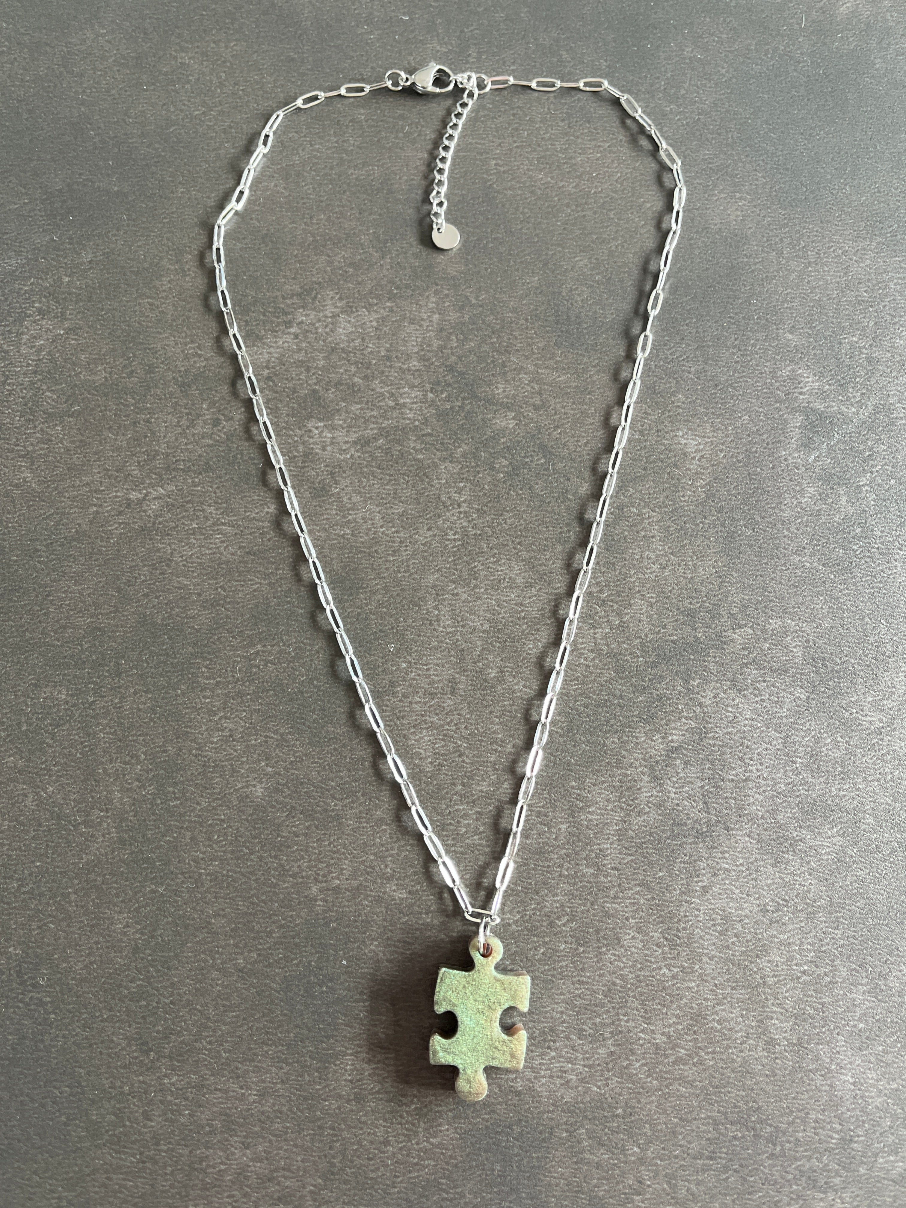 Collier pampille puzzle vert irisé