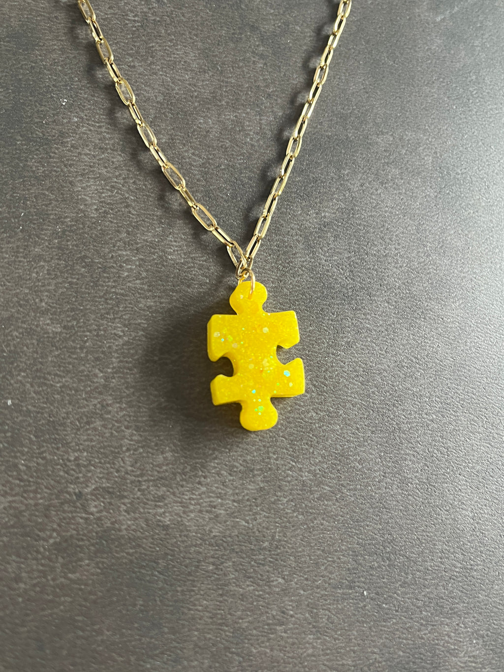 Collier pampille puzzle jaune paillettes