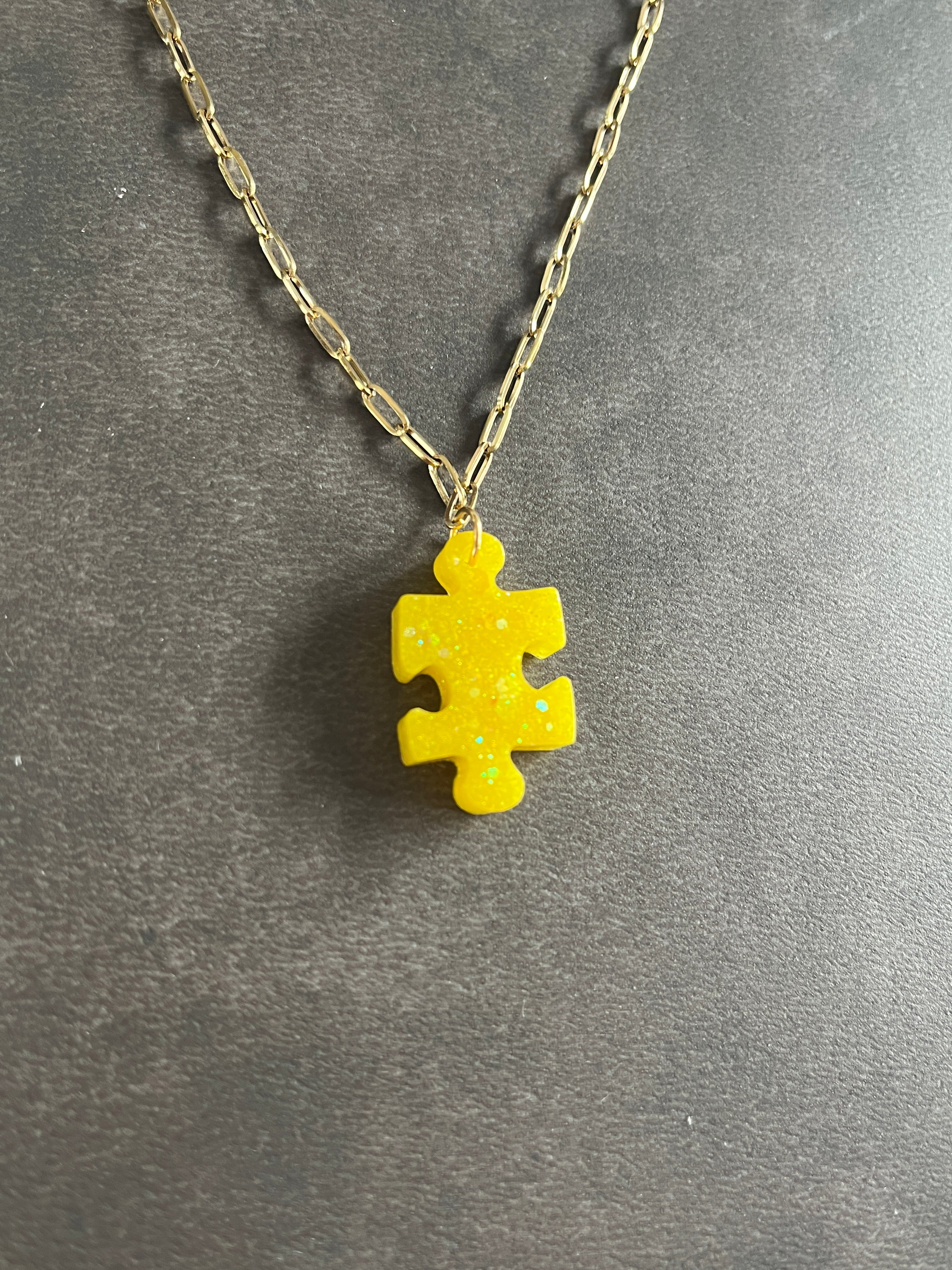 Collier pampille puzzle jaune paillettes