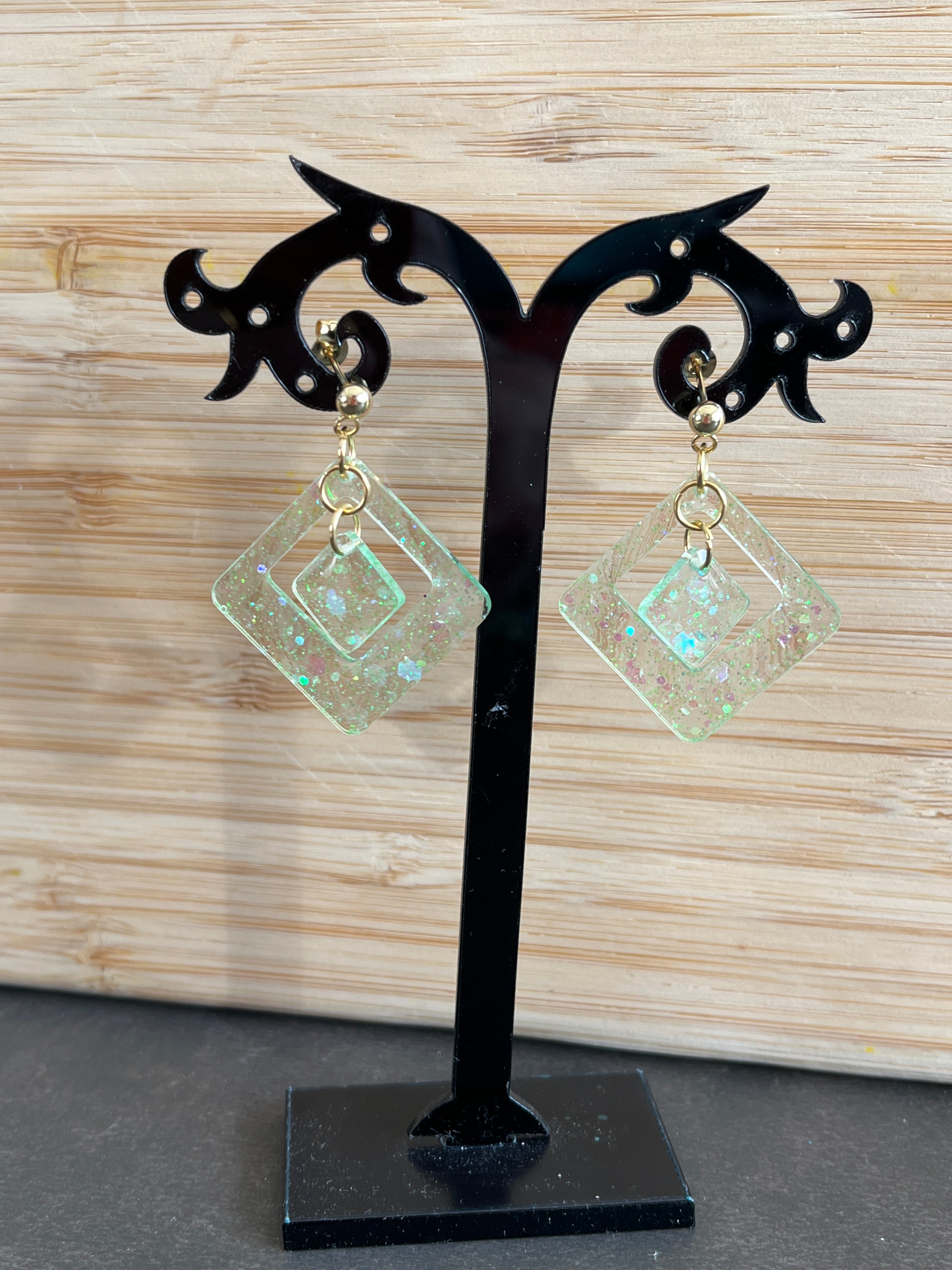 Boucles en résine 13