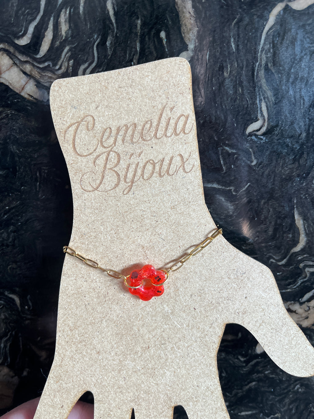 Bracelet pampille rouge