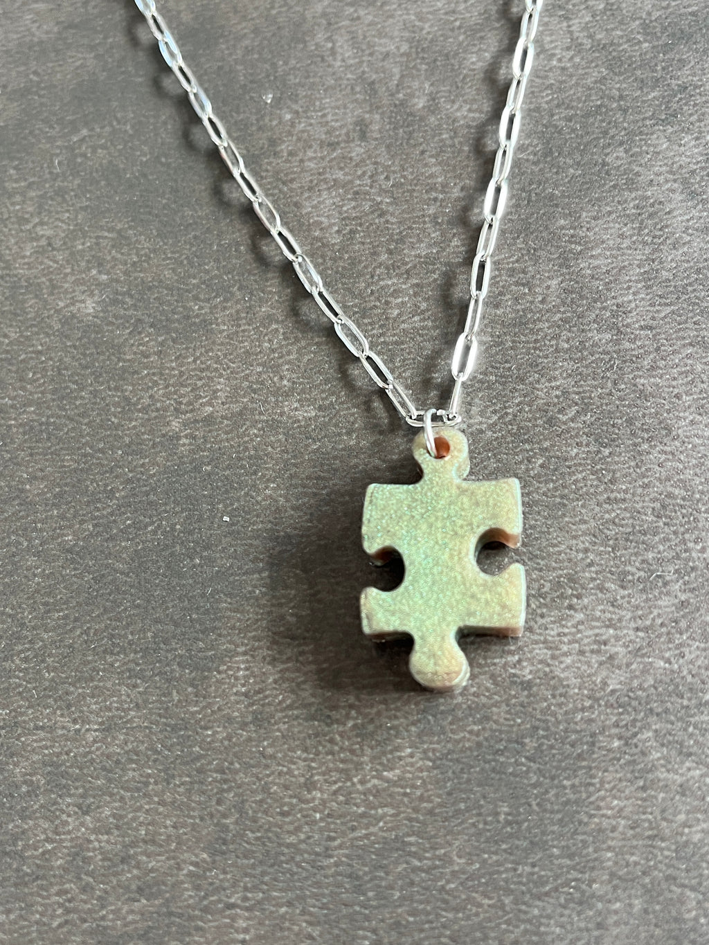 Collier pampille puzzle vert irisé