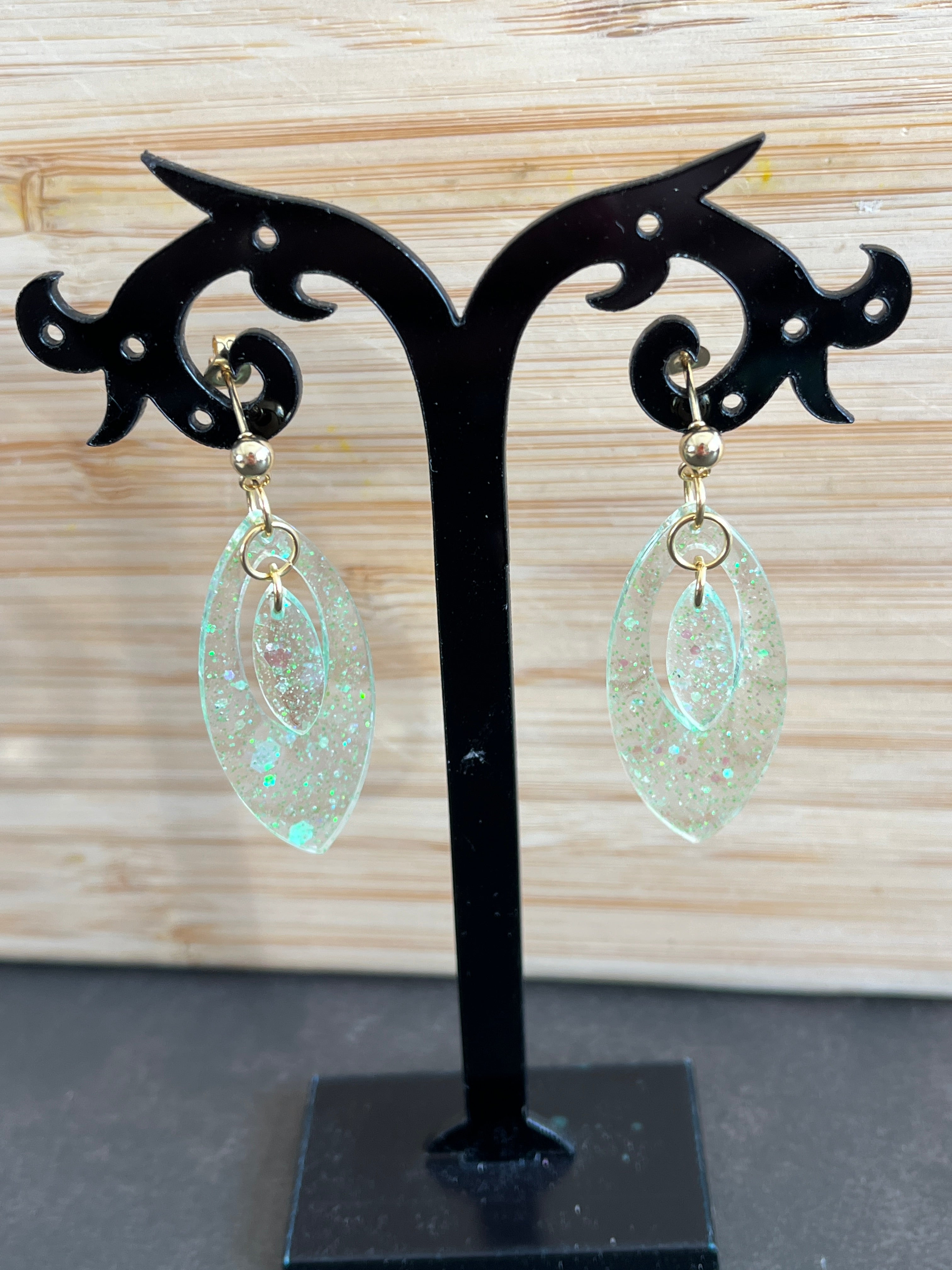 Boucles en résine 14