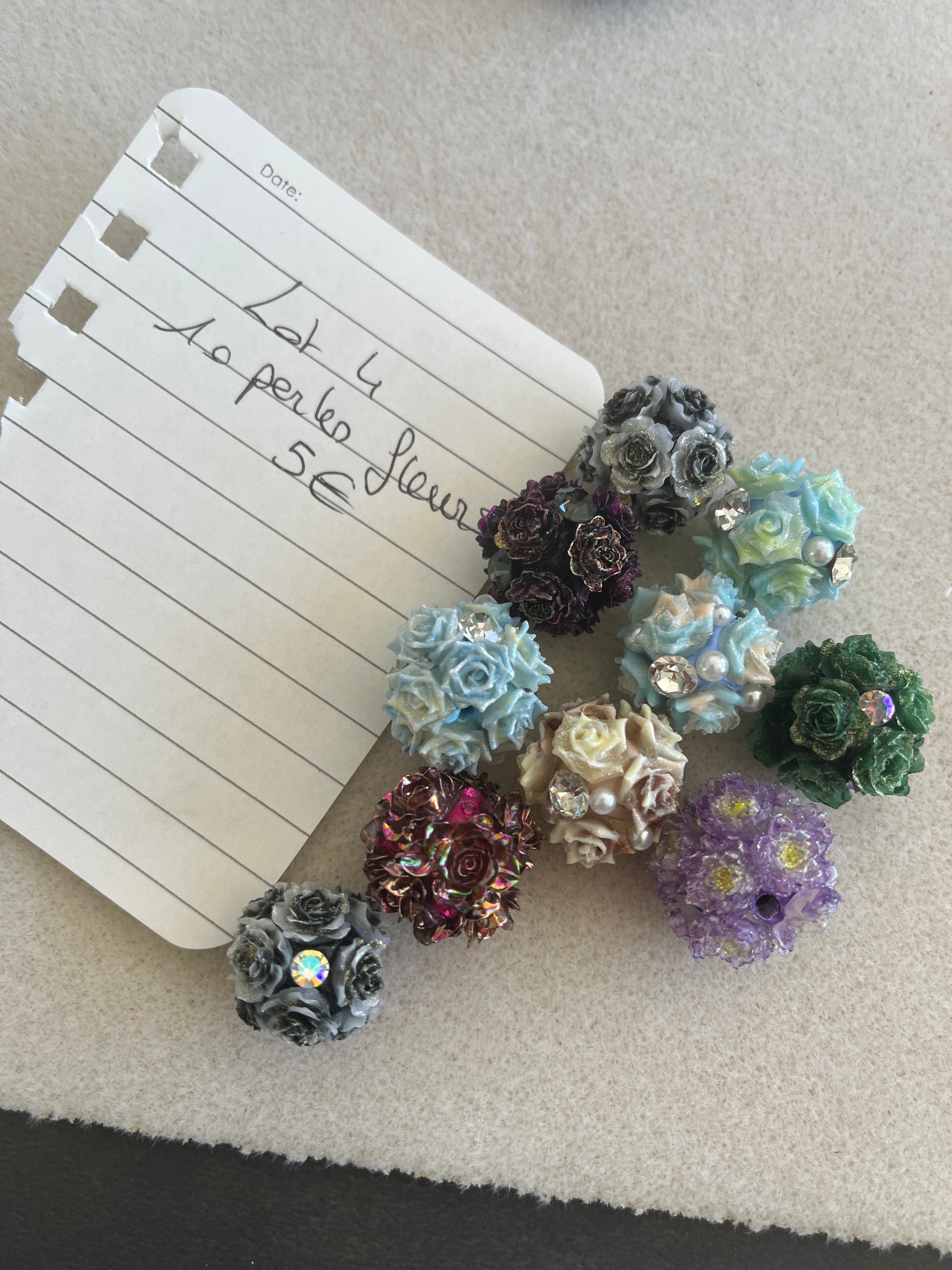 Lot 4- 10 perles fleurs