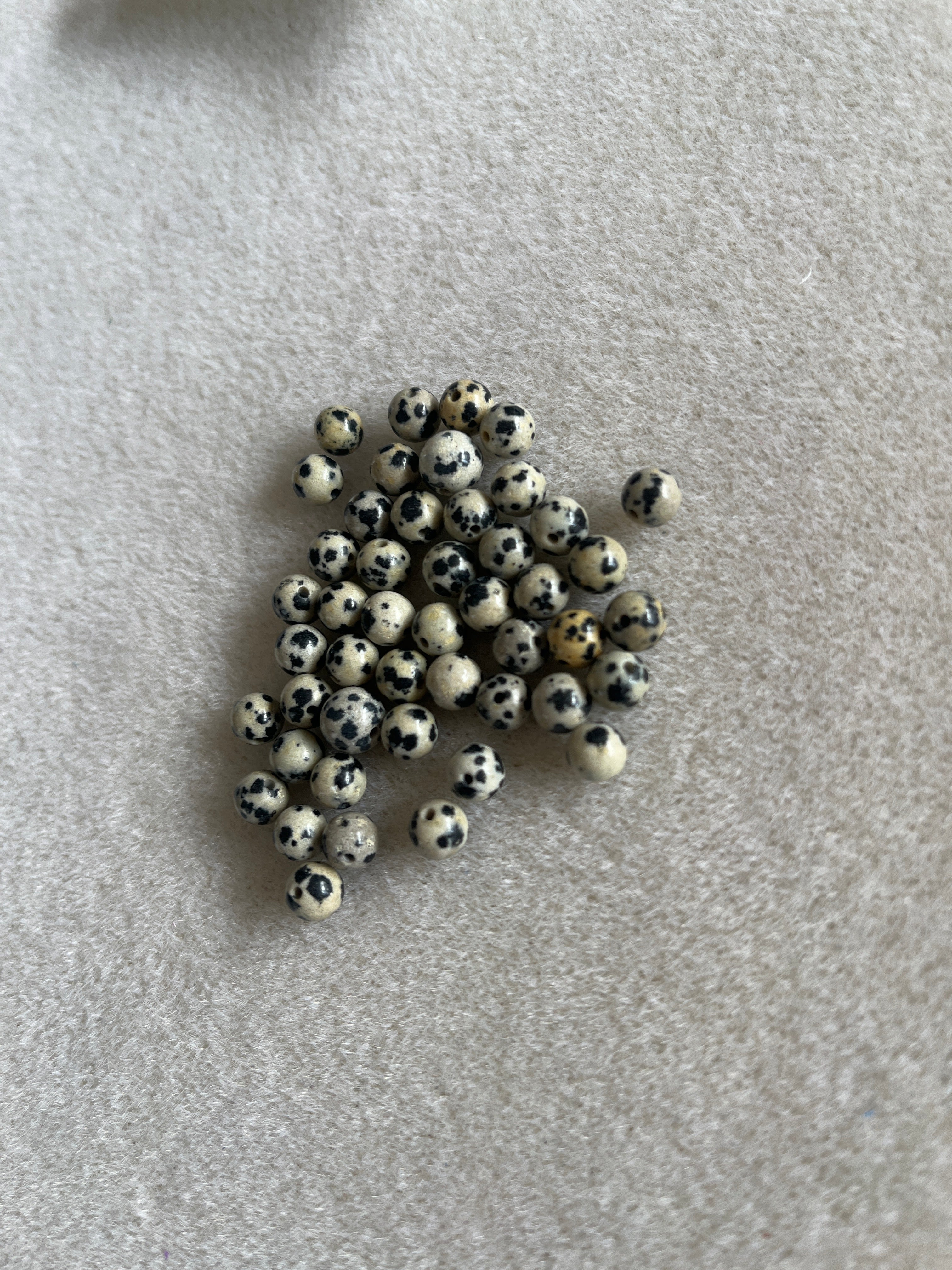 10 perles JASPE DALMATIEN 4mm