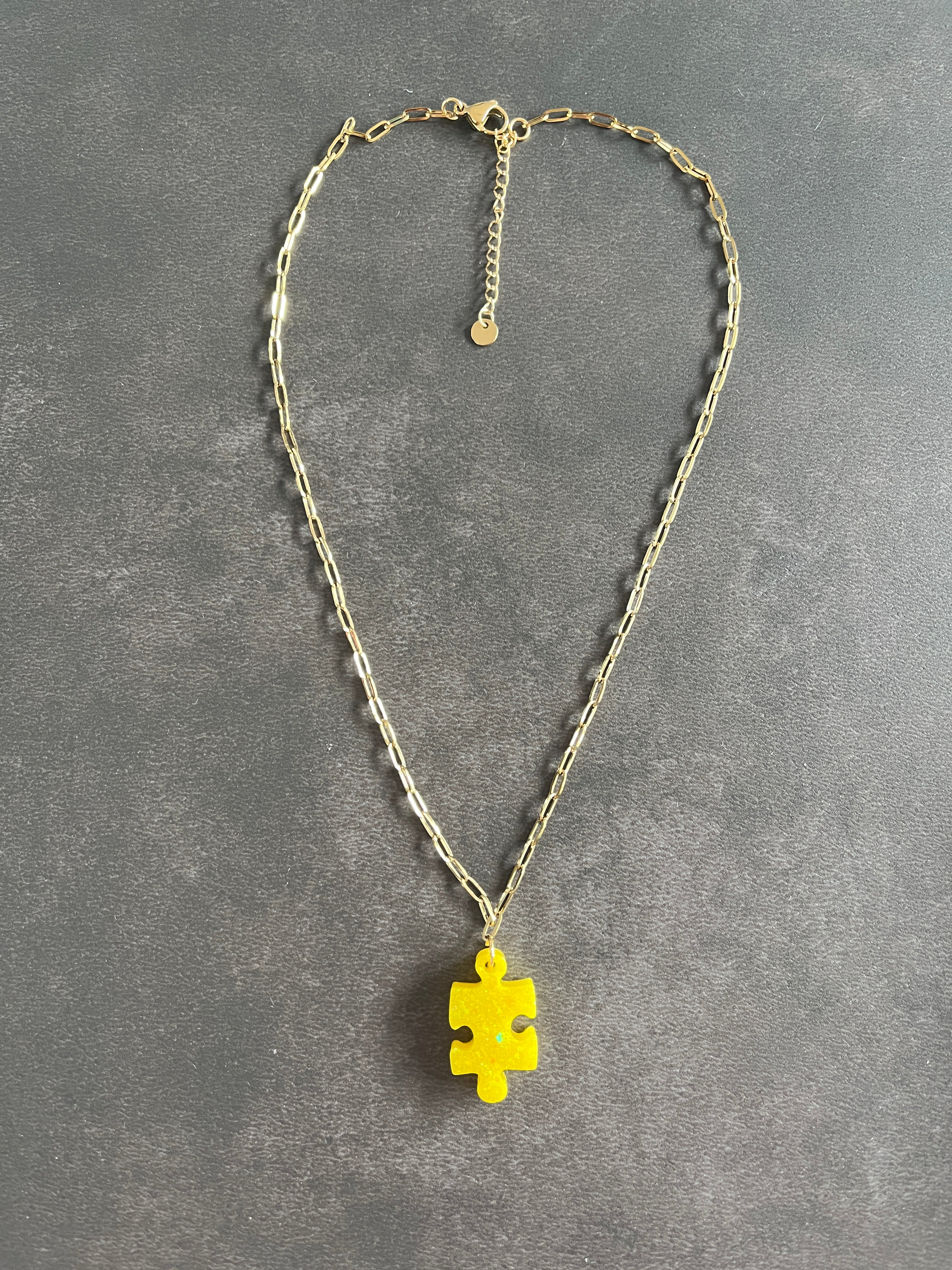 Collier pampille puzzle jaune paillettes