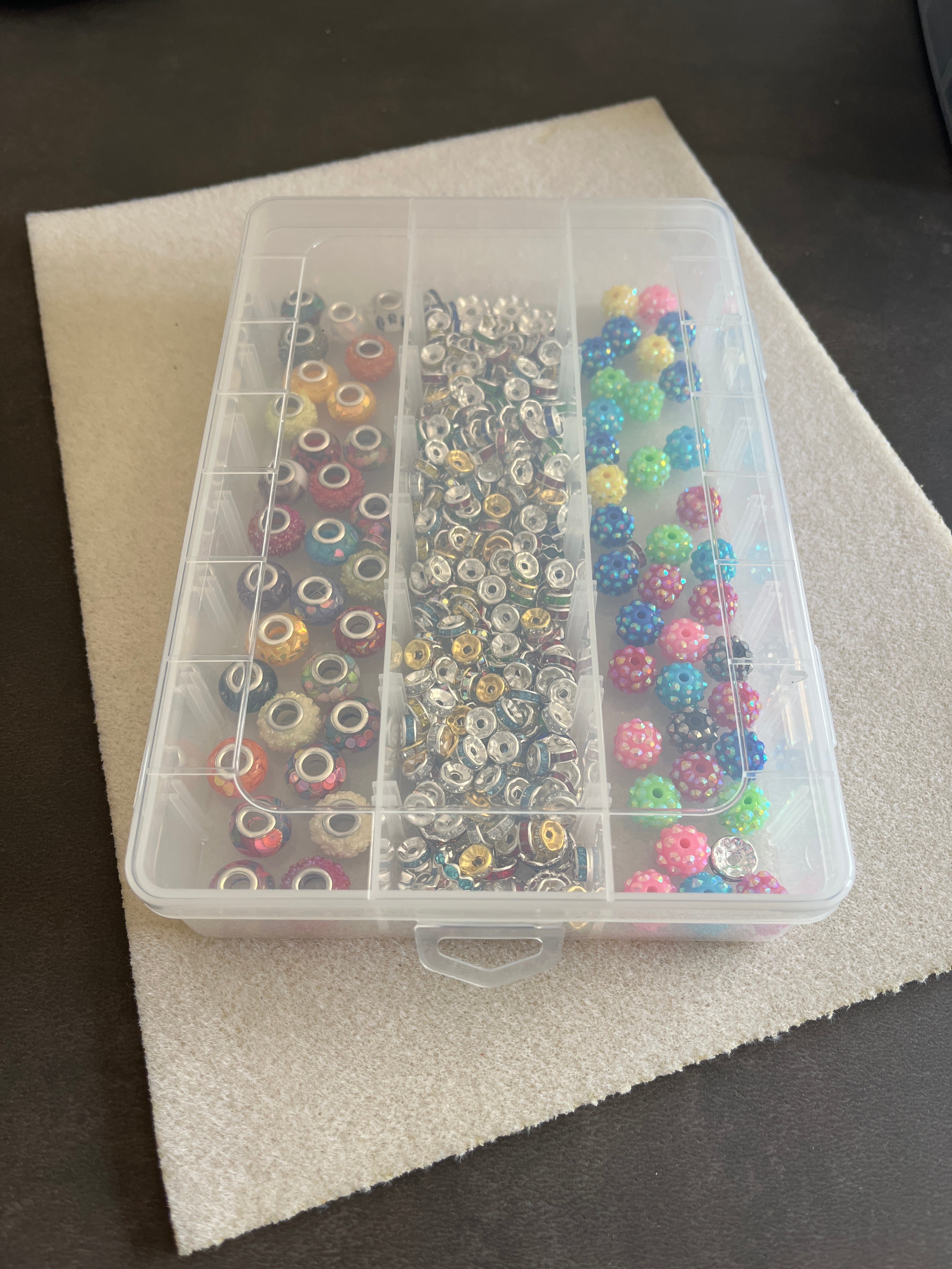 Lot perles et espaceurs stylos perles