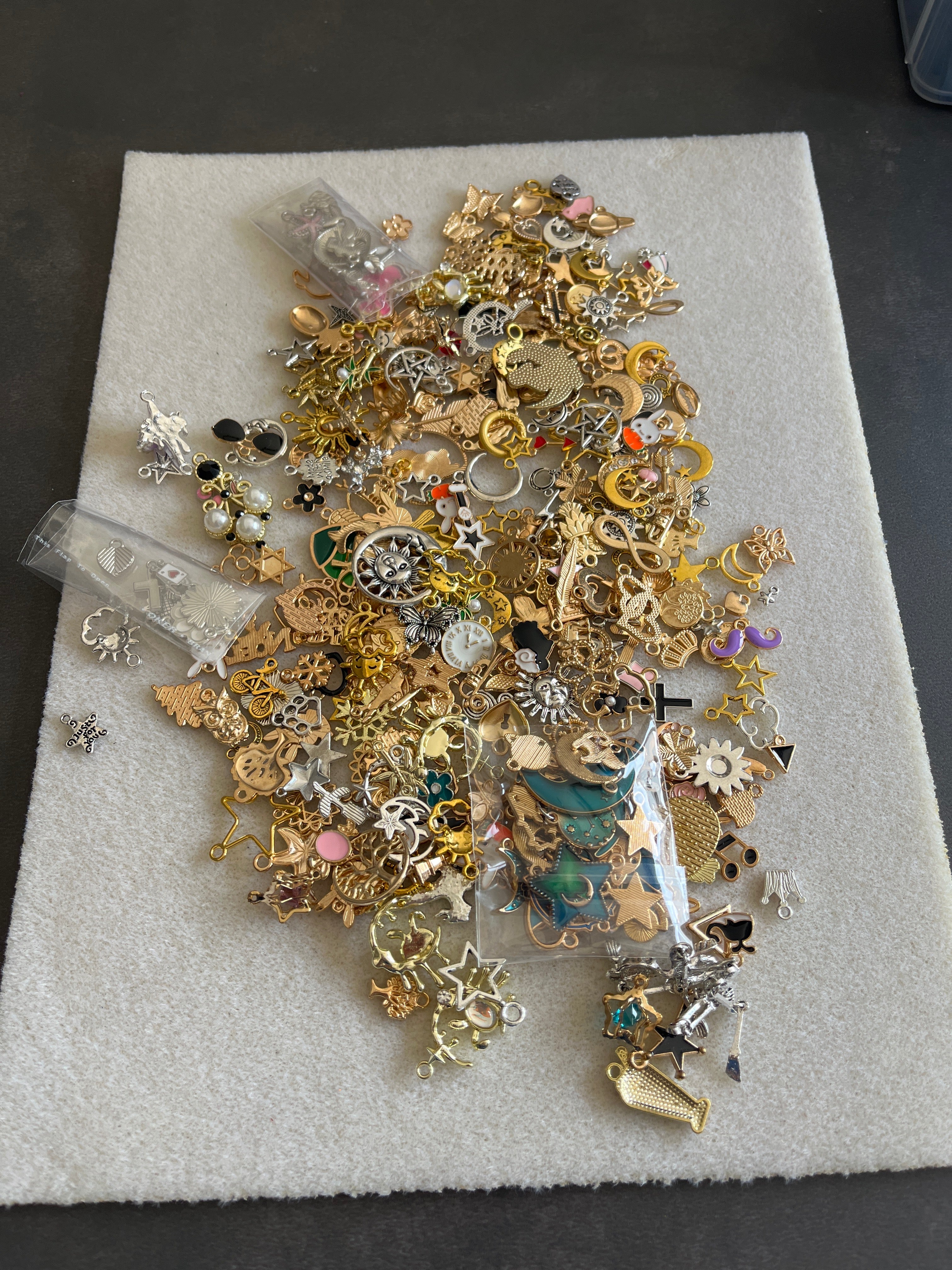 Lot charms et pendentifs