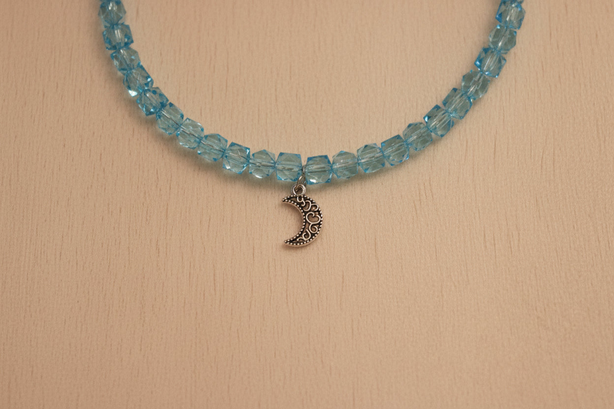 Collier bleu et lune