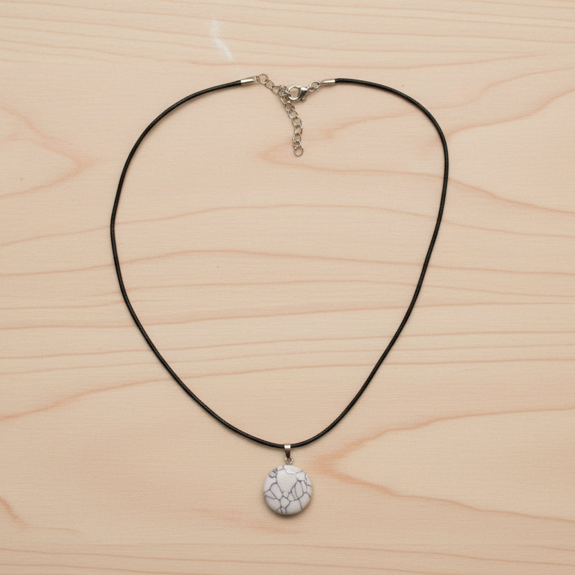 Collier pendentif Howlite blanche