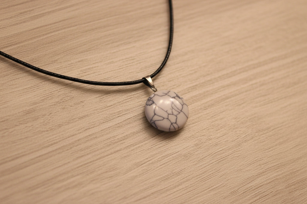 Collier pendentif Howlite blanche