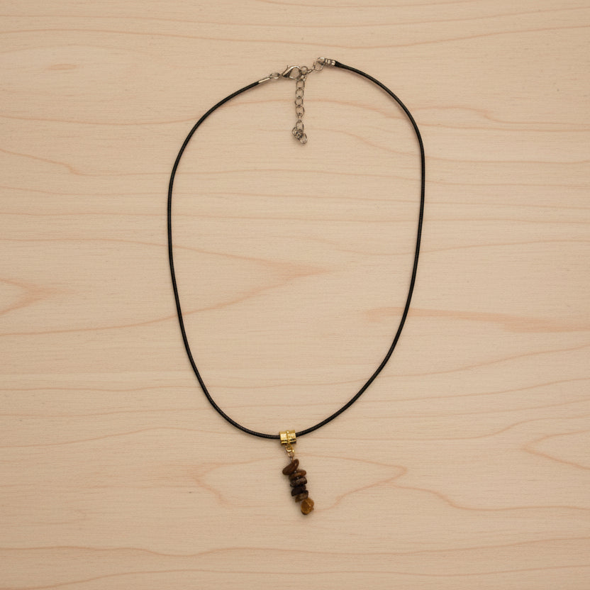 Collier avec pendentif Oeil de tigre chips