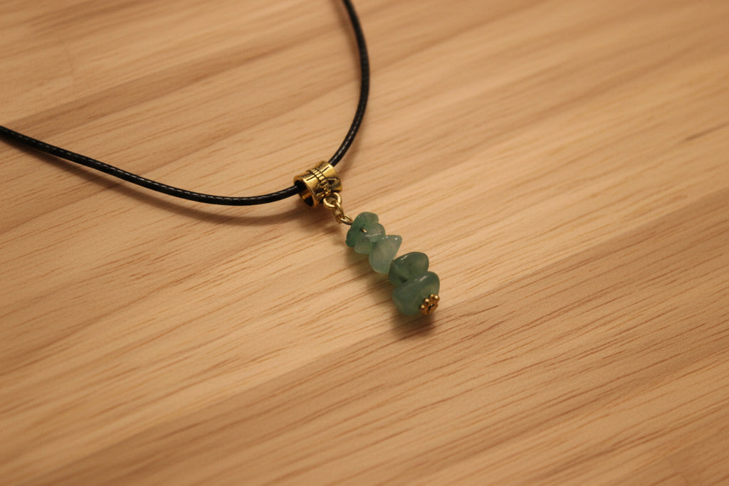 Collier avec pendentif Aventurine verte chips