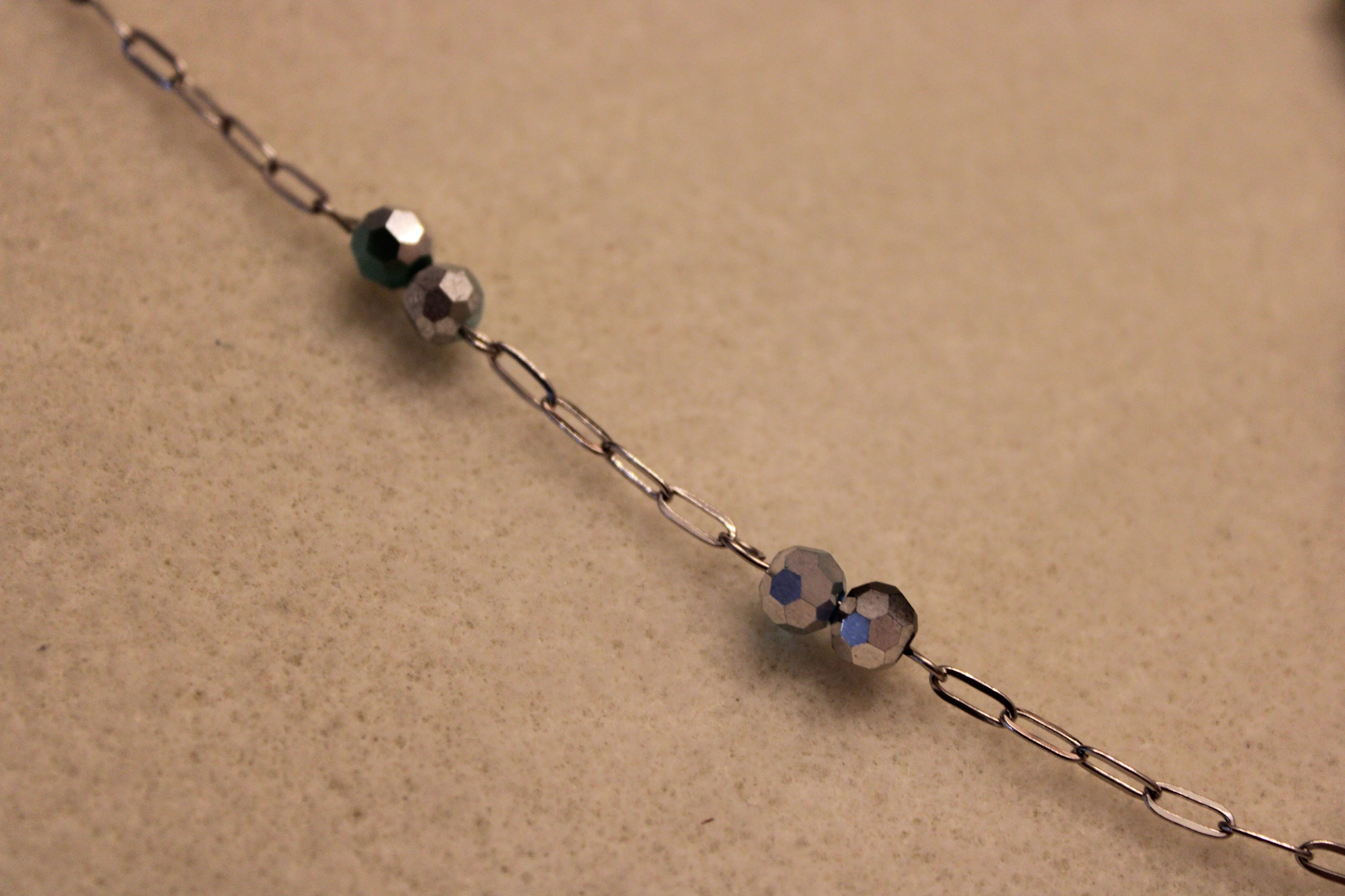 Collier bleu