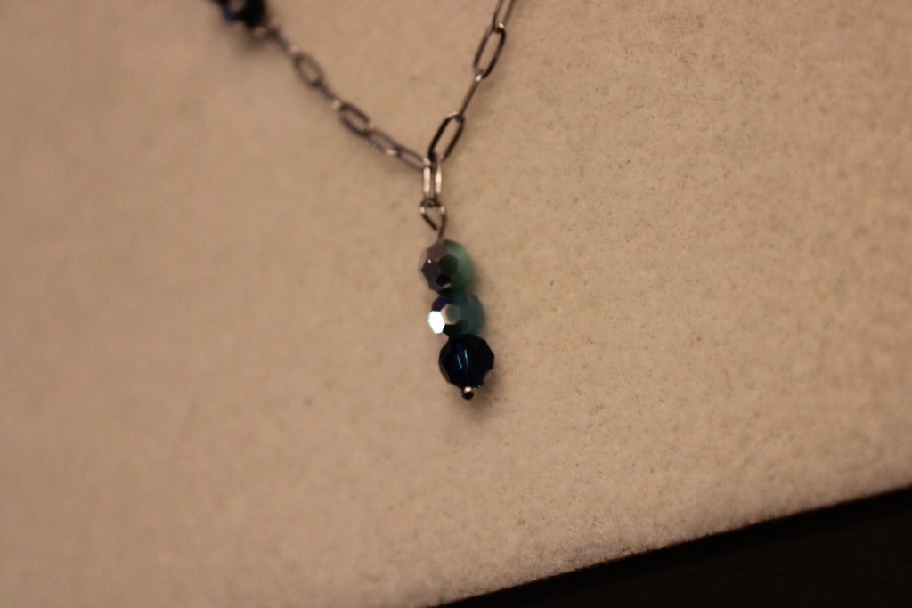 Collier bleu
