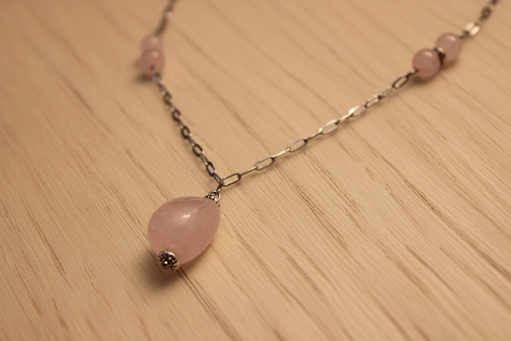 Collier quartz rose avec pendentif