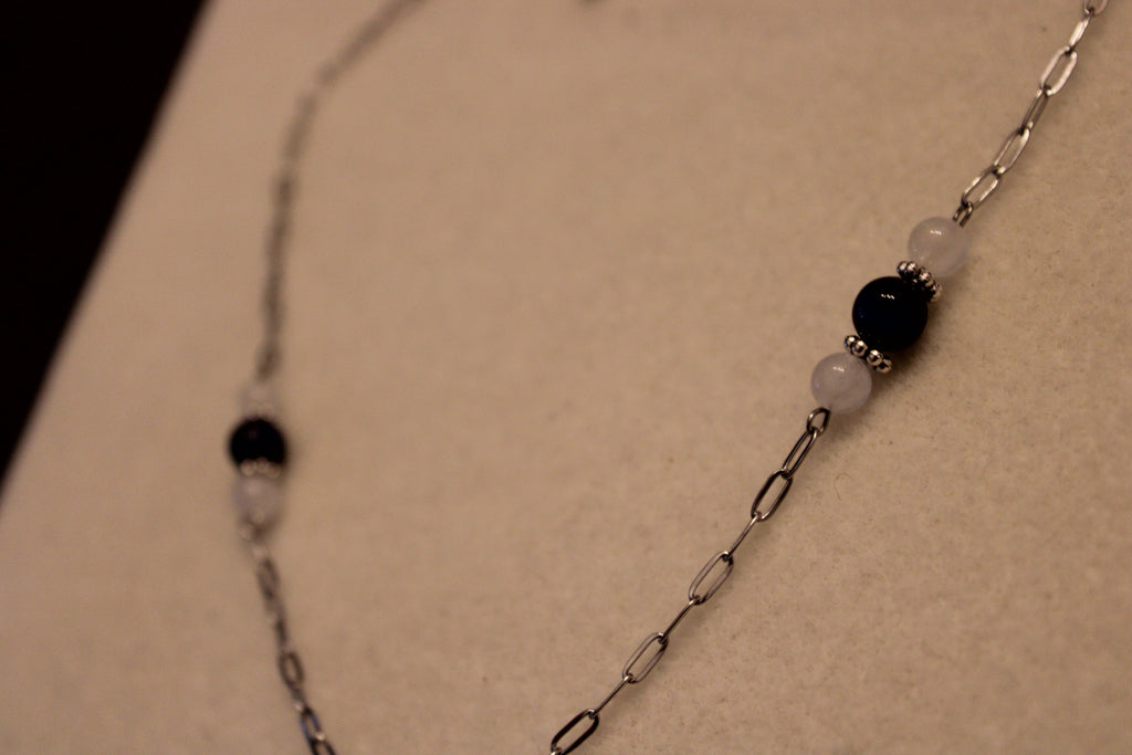 Collier oeil de faucon et quartz blanc