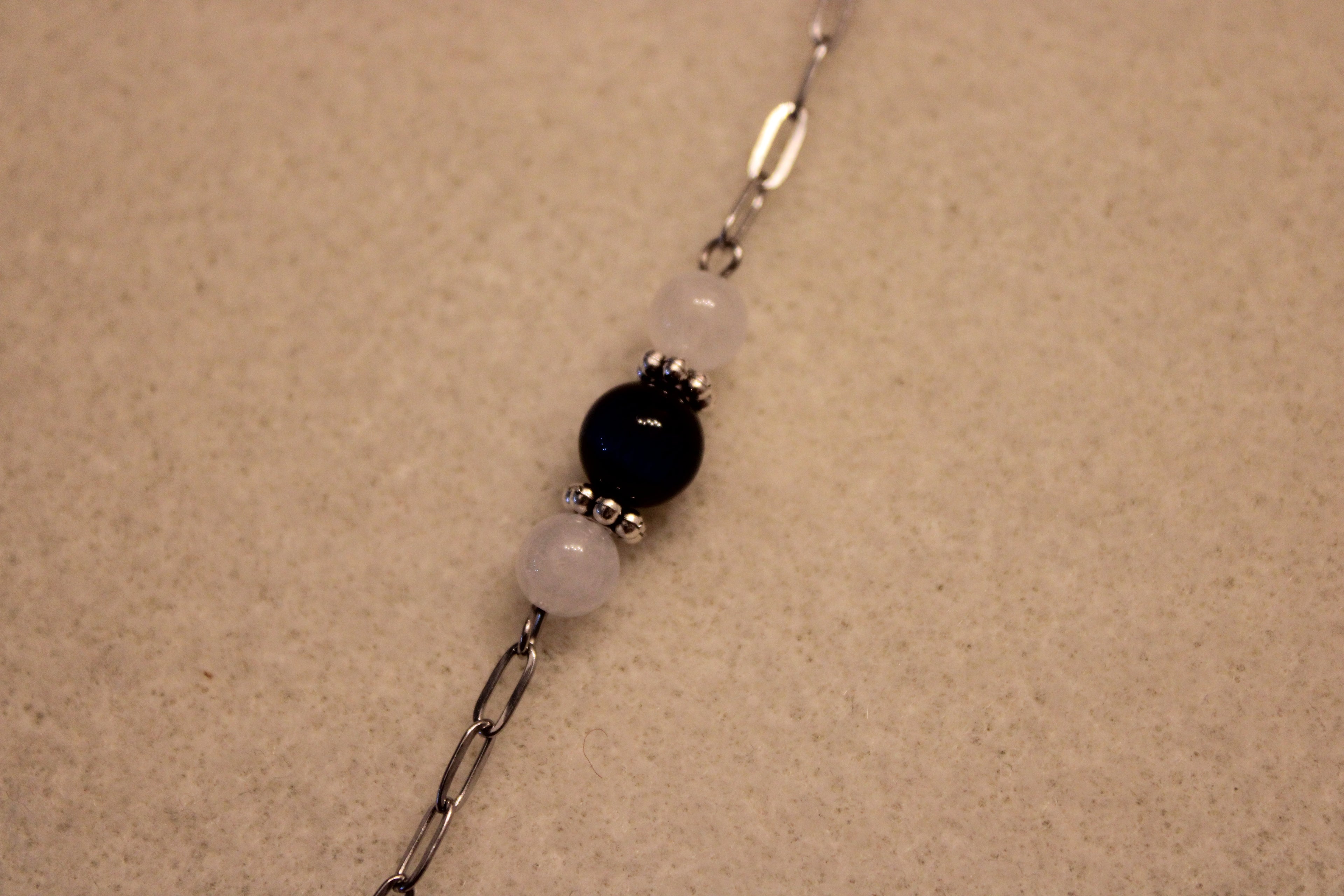 Collier oeil de faucon et quartz blanc