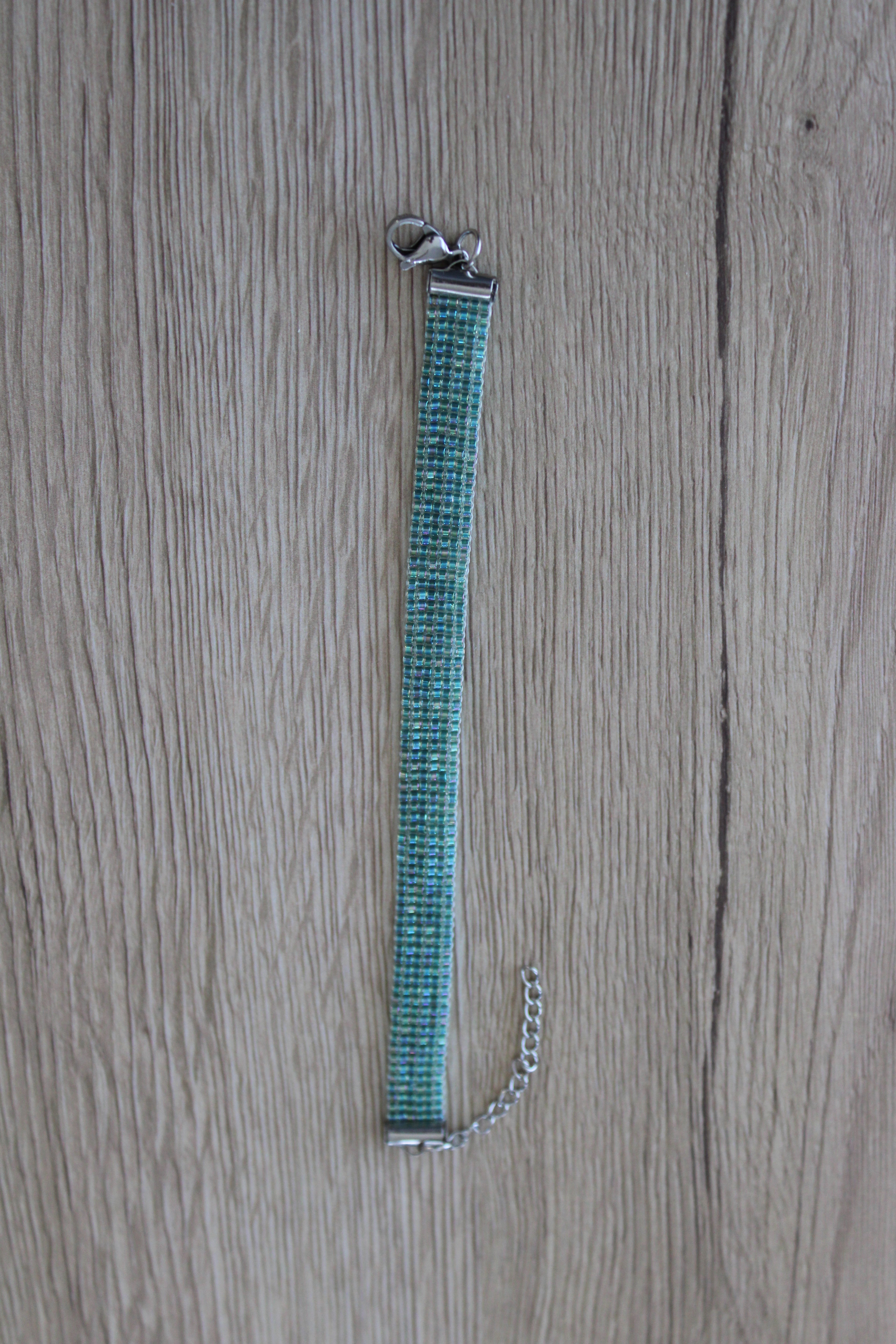 Bracelet vert turquoise avec reflets multiples