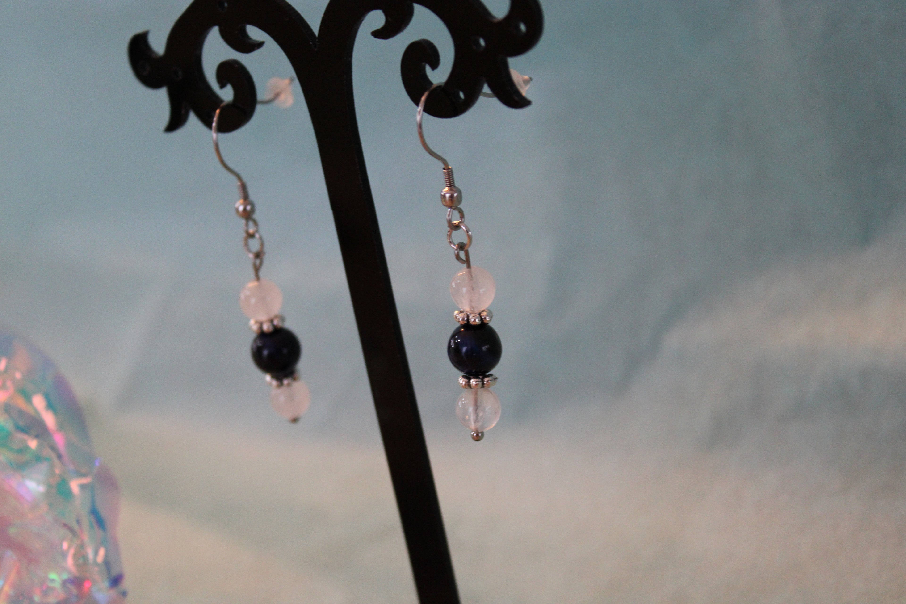 Boucles d'oreilles oeil de faucon et quartz blanc