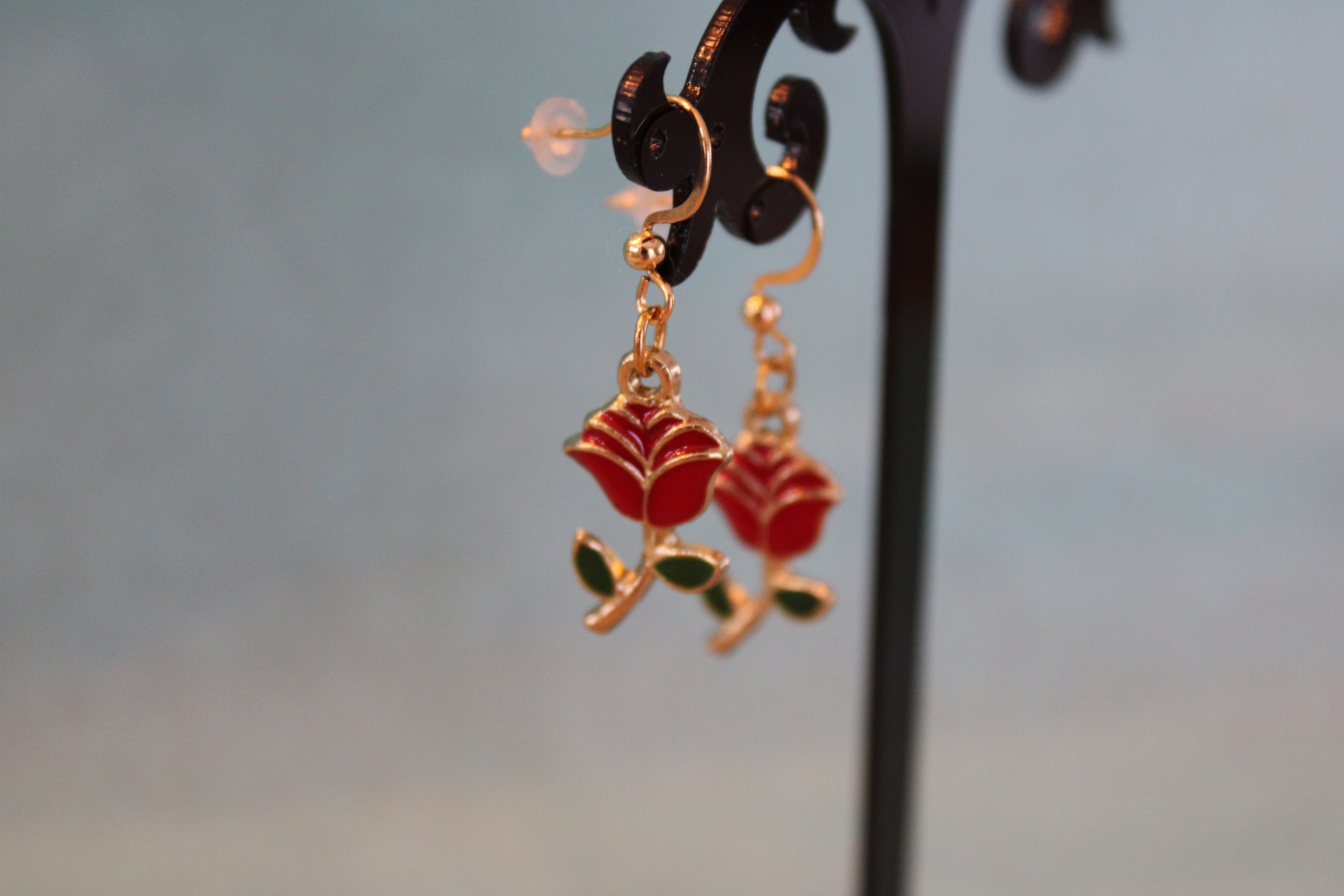 Boucles d'oreilles dorées roses fleurs