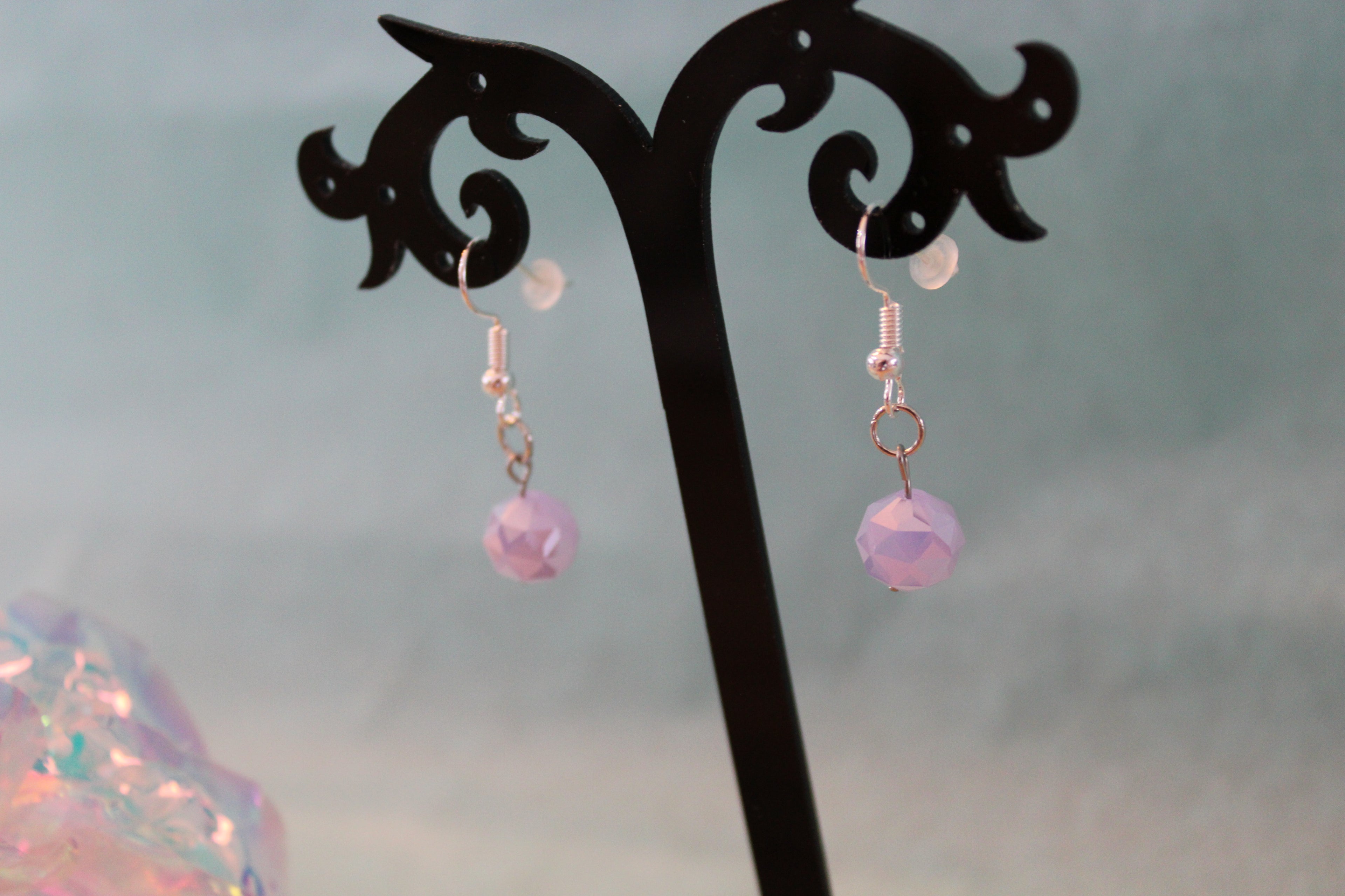 Boucles d'oreilles mauve facettes