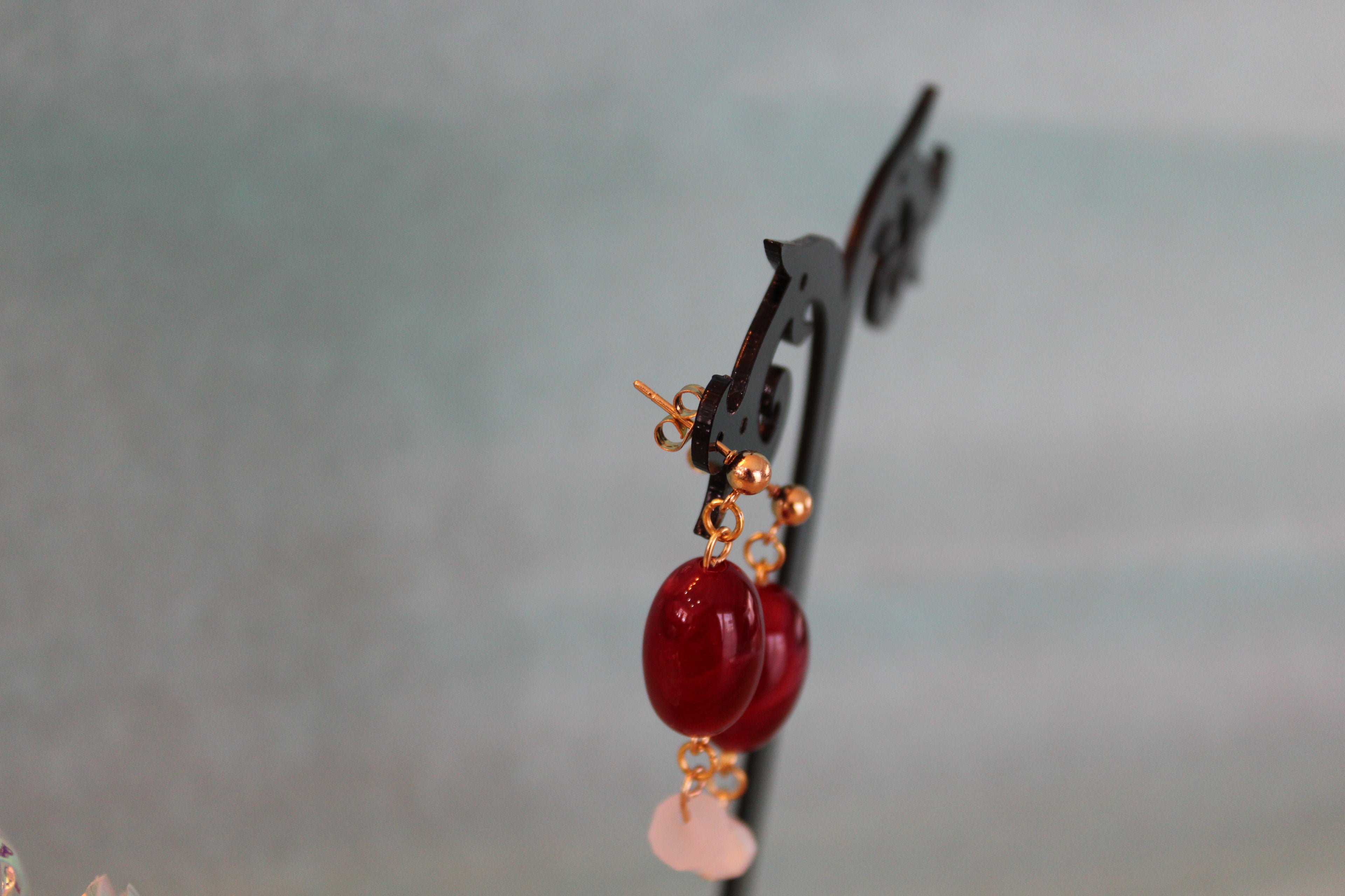 Boucles d'oreilles dorées rouge
