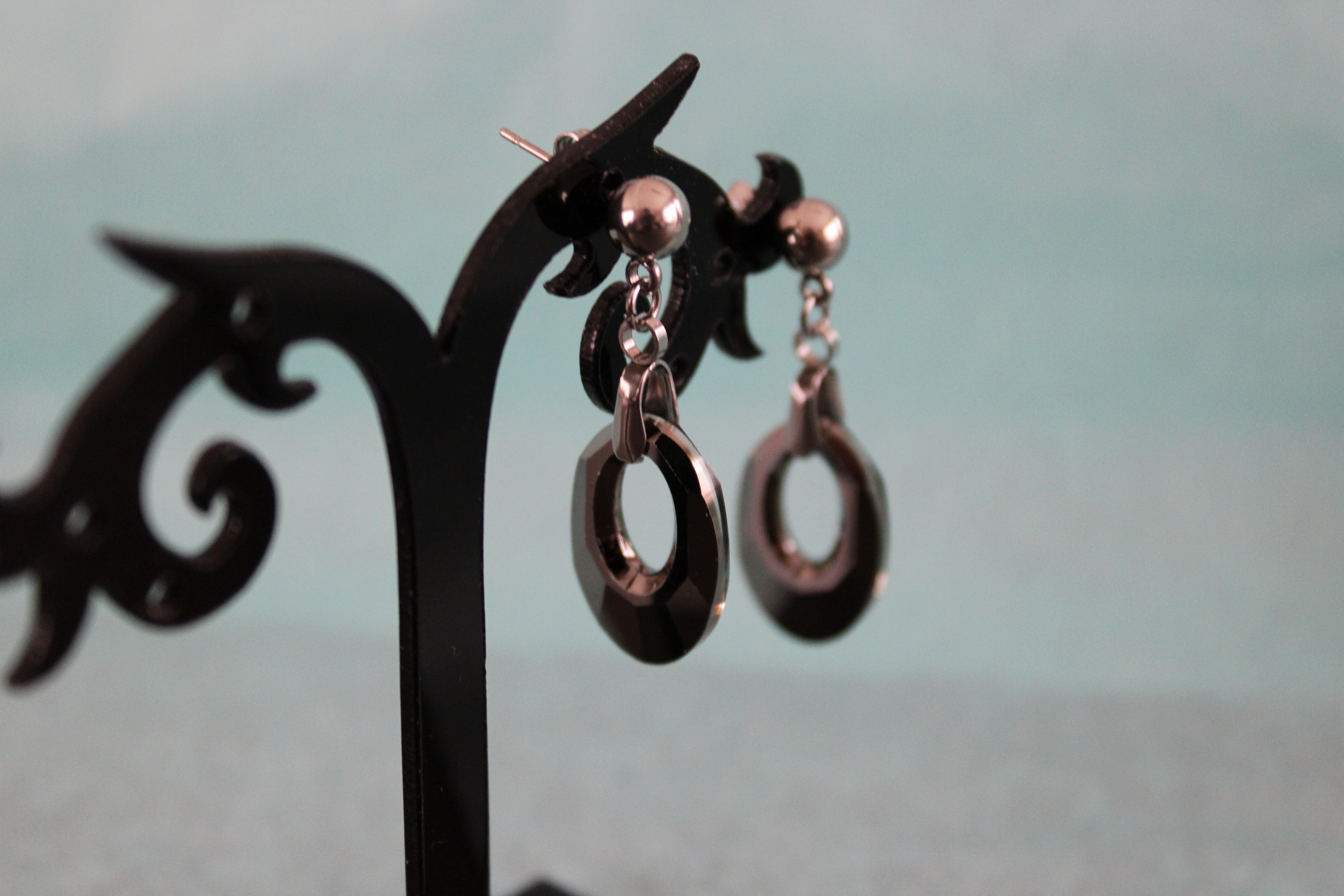 Boucles d'oreilles cristal ovales noir