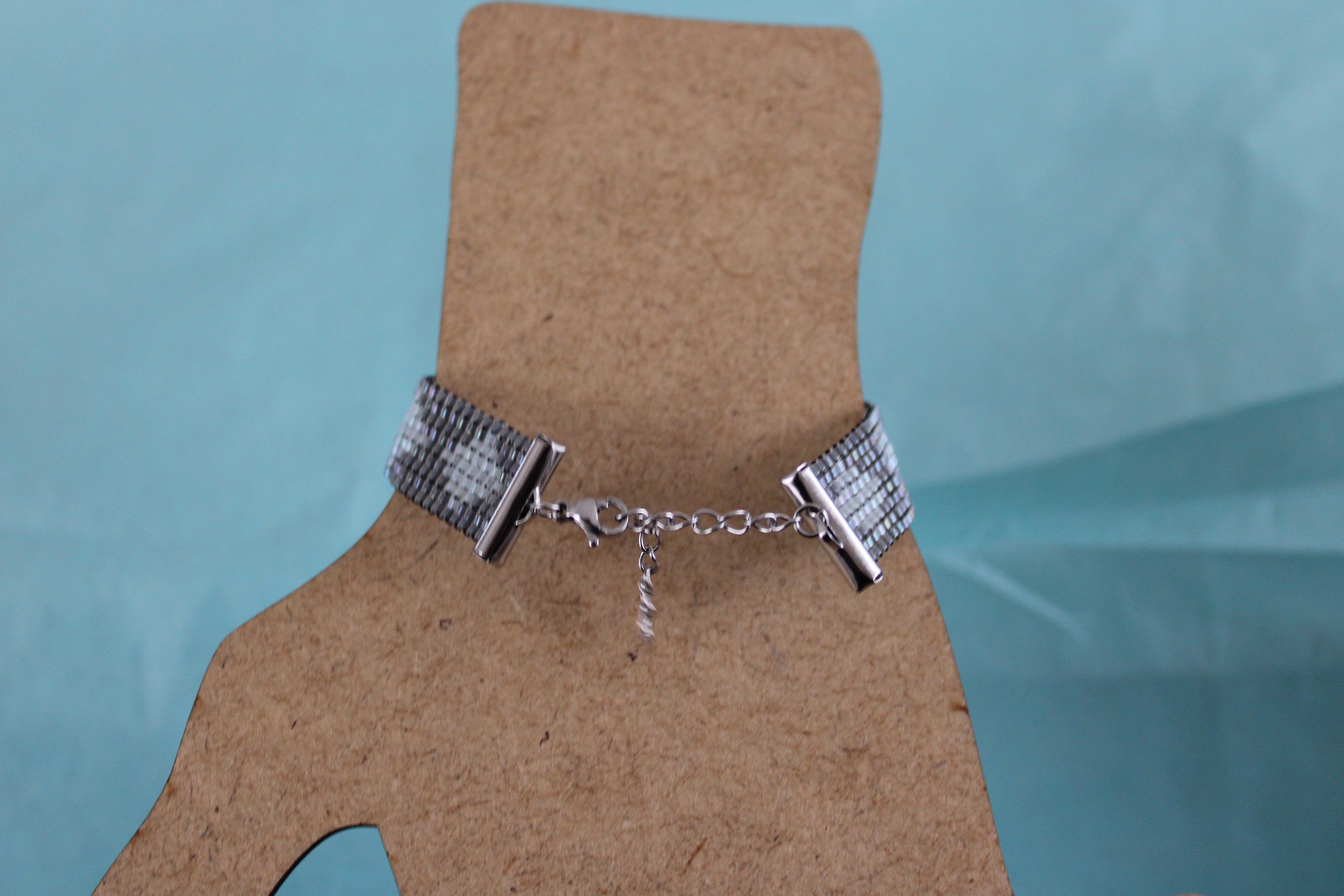 Bracelet gris losanges bleus